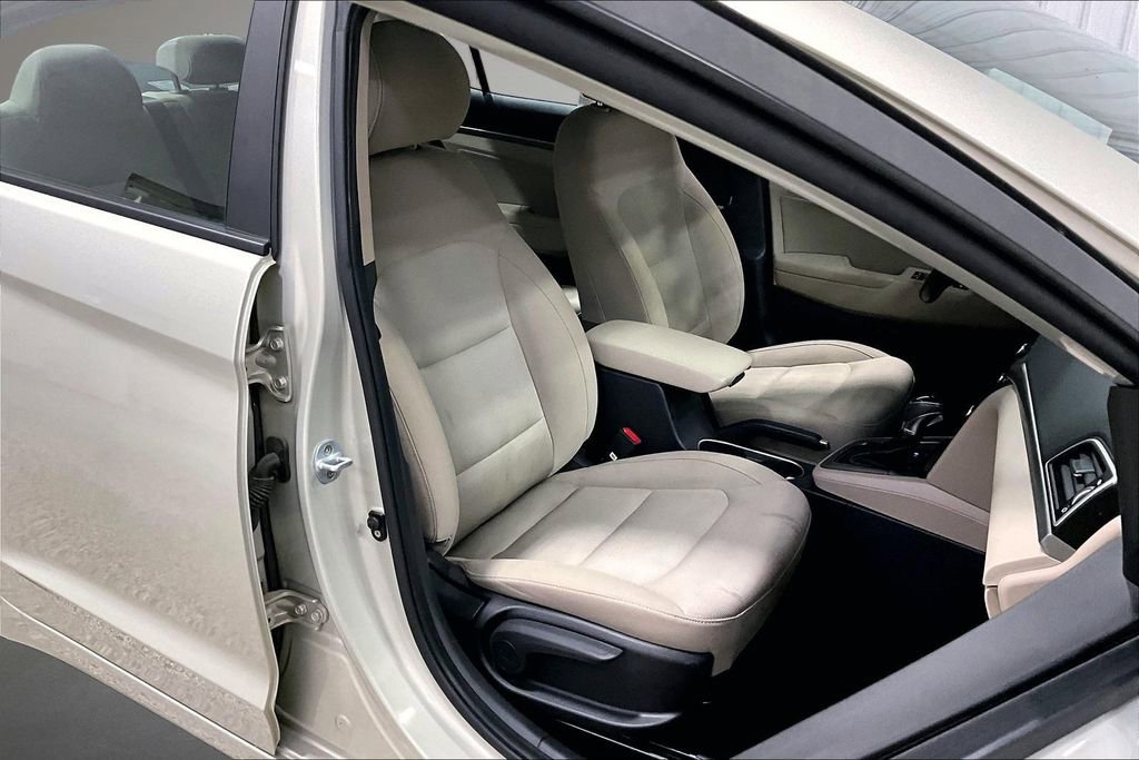 Used 2017 Hyundai Elantra Value Edition FWD image 28