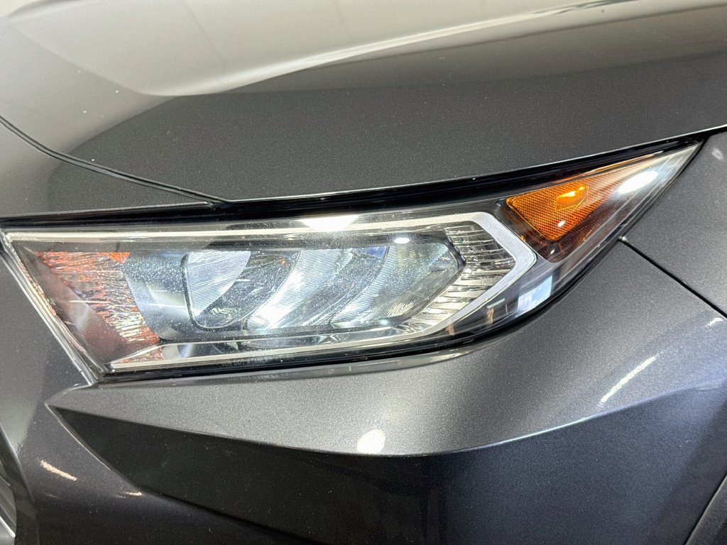 Used 2019 Toyota RAV4 XLE Premium w/ Cold Weather Package AWD/4WD image 3