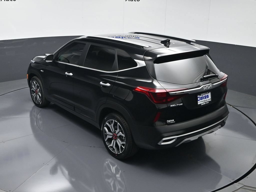 Certified 2022 Kia Seltos SX w/ Sunroof Package AWD/4WD image 53