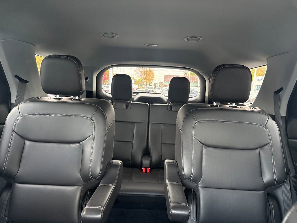 Used 2023 Ford Explorer XLT w/ Equipment Group 202A image 45
