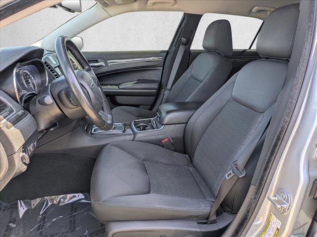 Used 2020 Chrysler 300 Touring w/ Chrome Appearance Package RWD image 15