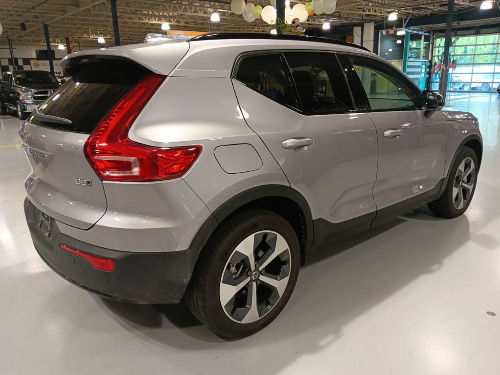 Used 2026 Volvo XC40 B5 Plus AWD/4WD image 11