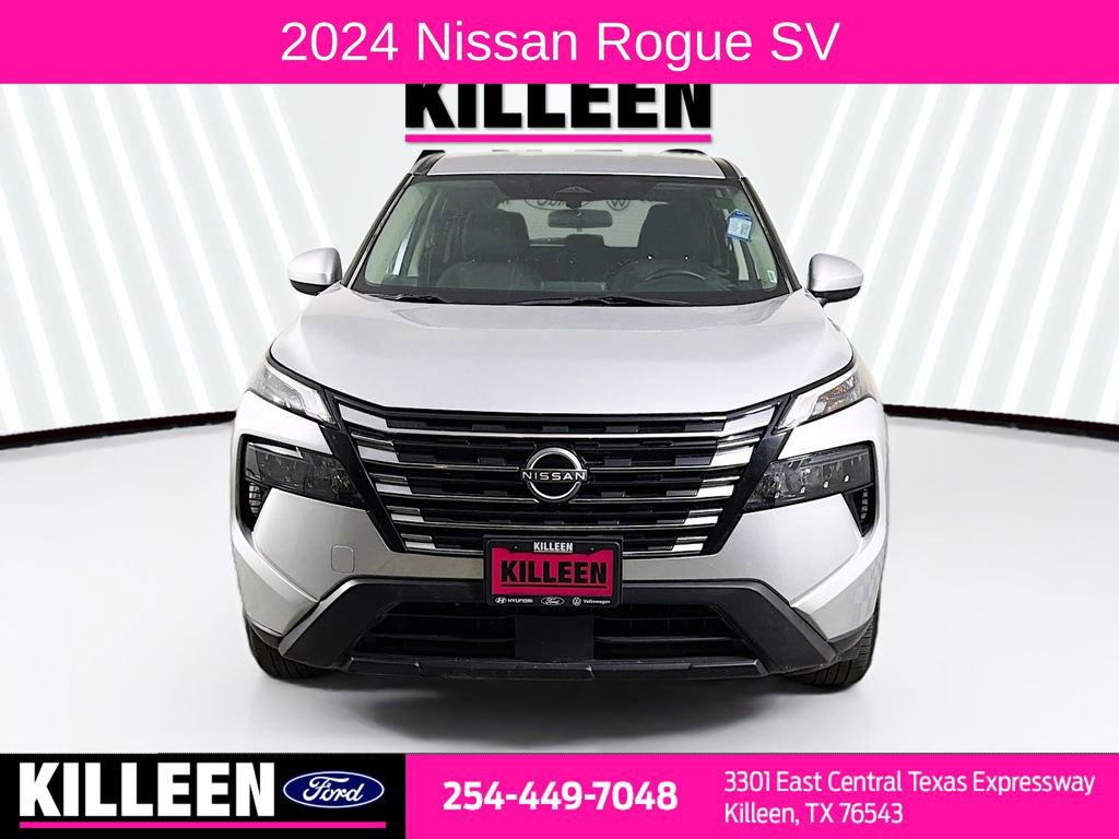 Used 2024 Nissan Rogue SV AWD/4WD image 2