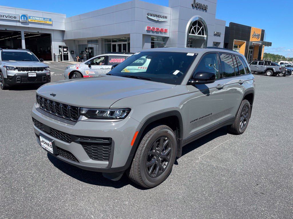 New 2027 Jeep Grand Cherokee Altitude
