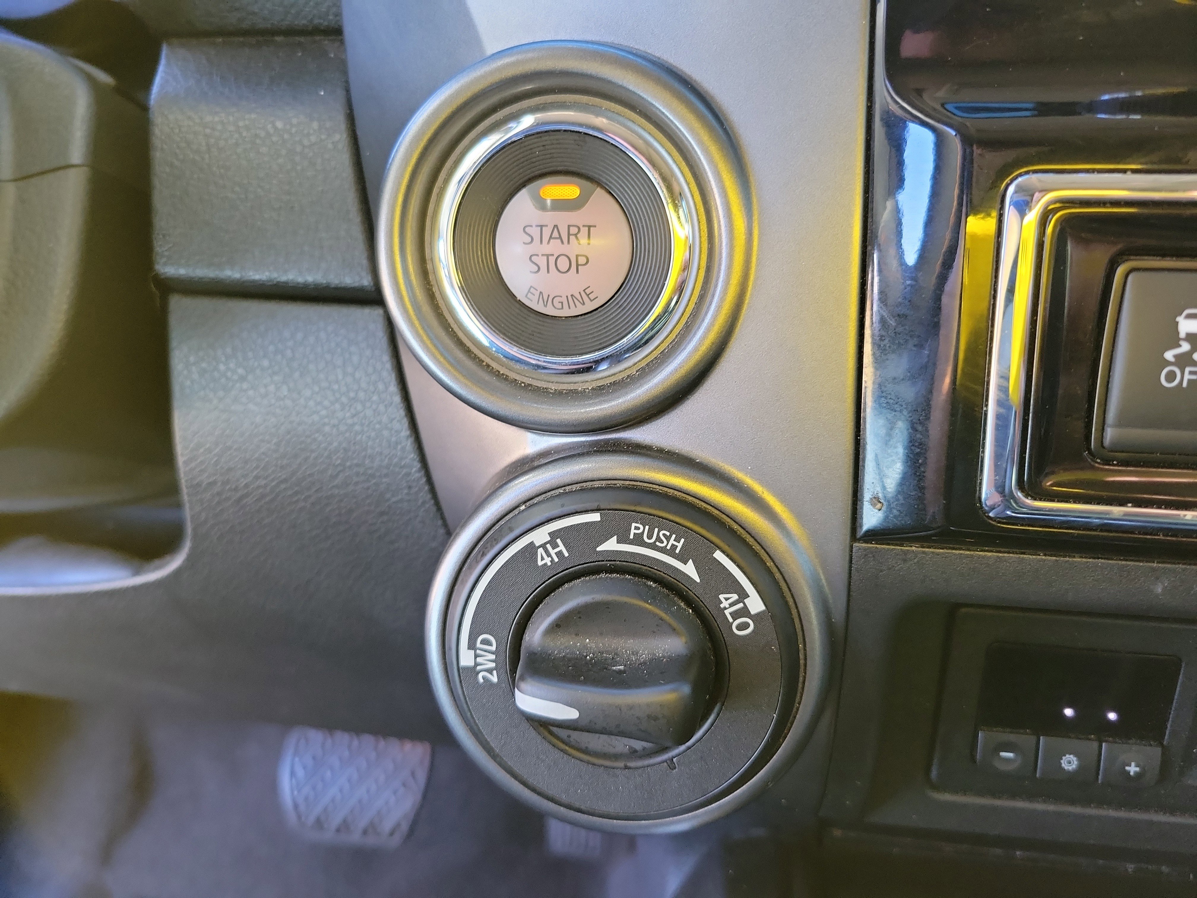 Used 2017 Nissan Titan Platinum Reserve image 5