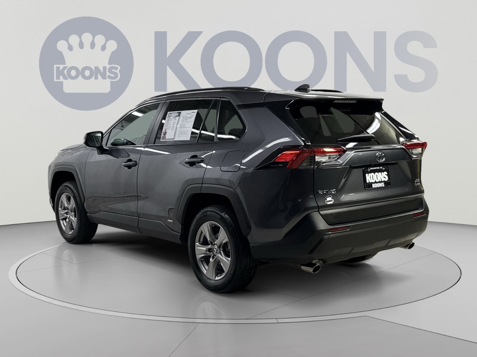 Used 2025 Toyota RAV4 XLE AWD/4WD image 18