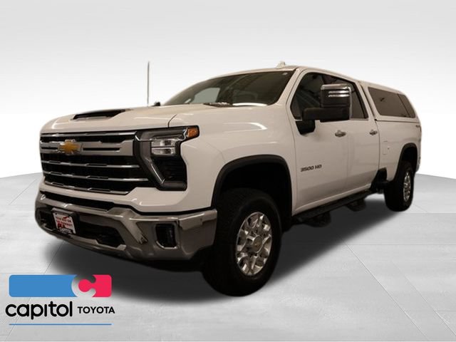 Used 2024 Chevrolet Silverado 3500 LTZ AWD/4WD image 5