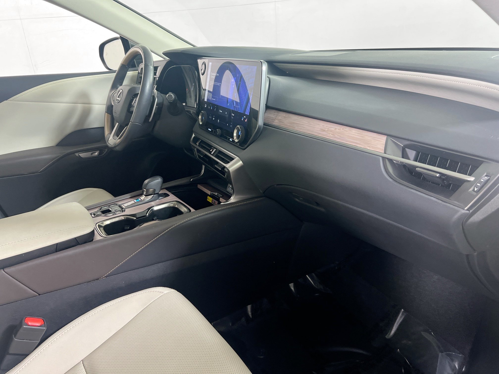 Used 2024 Lexus RX 350 Premium w/ Accessory Package (Z1) AWD/4WD image 29