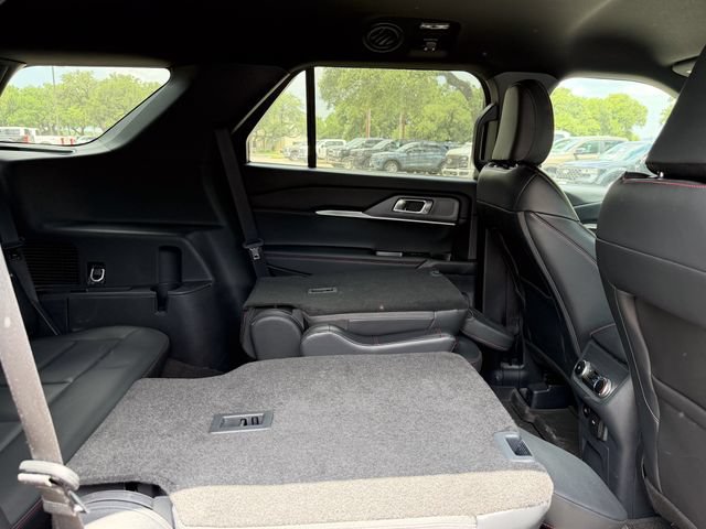 Used 2025 Ford Explorer ST-Line AWD/4WD image 18