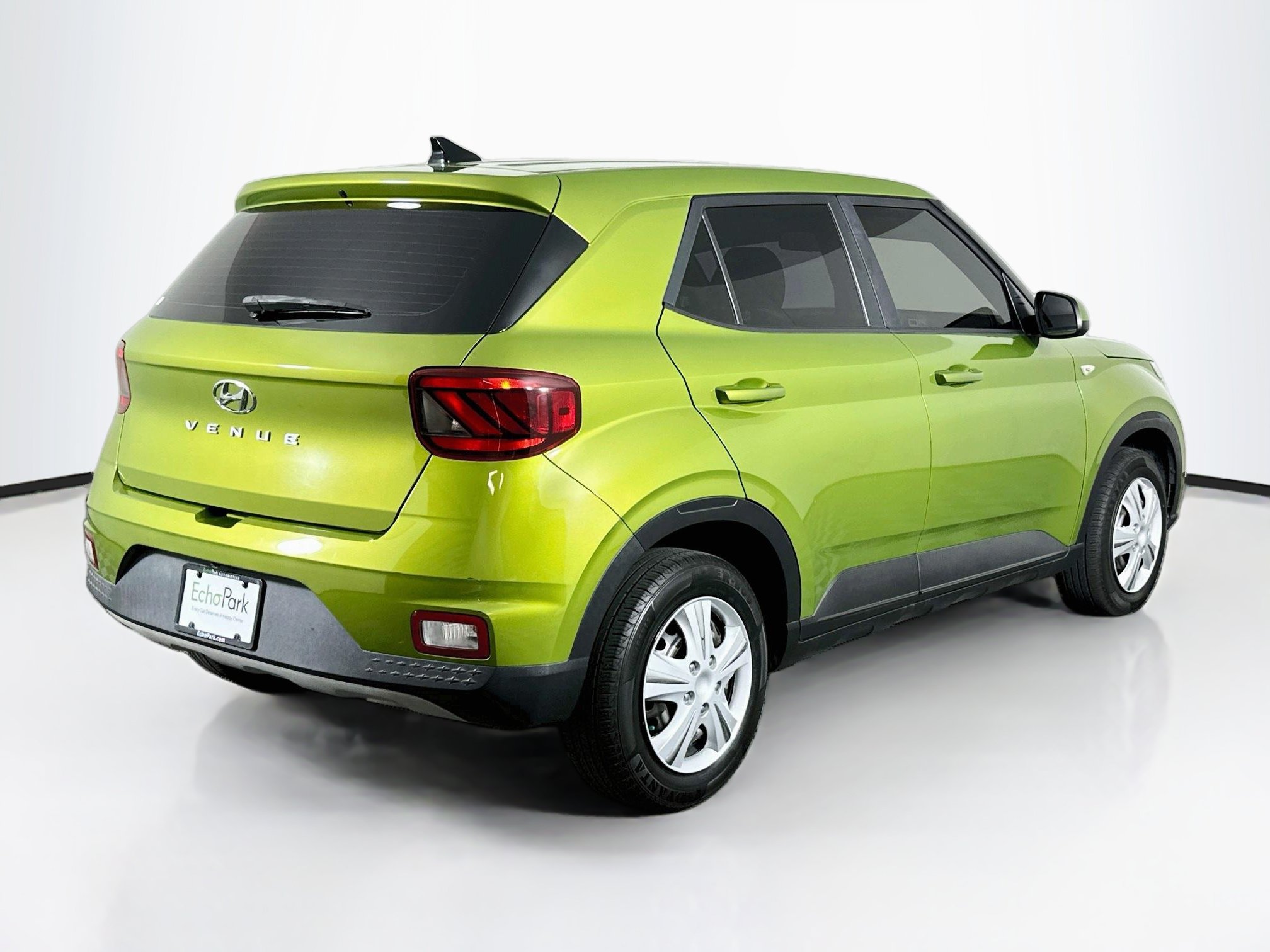 Used 2020 Hyundai Venue SE FWD image 9
