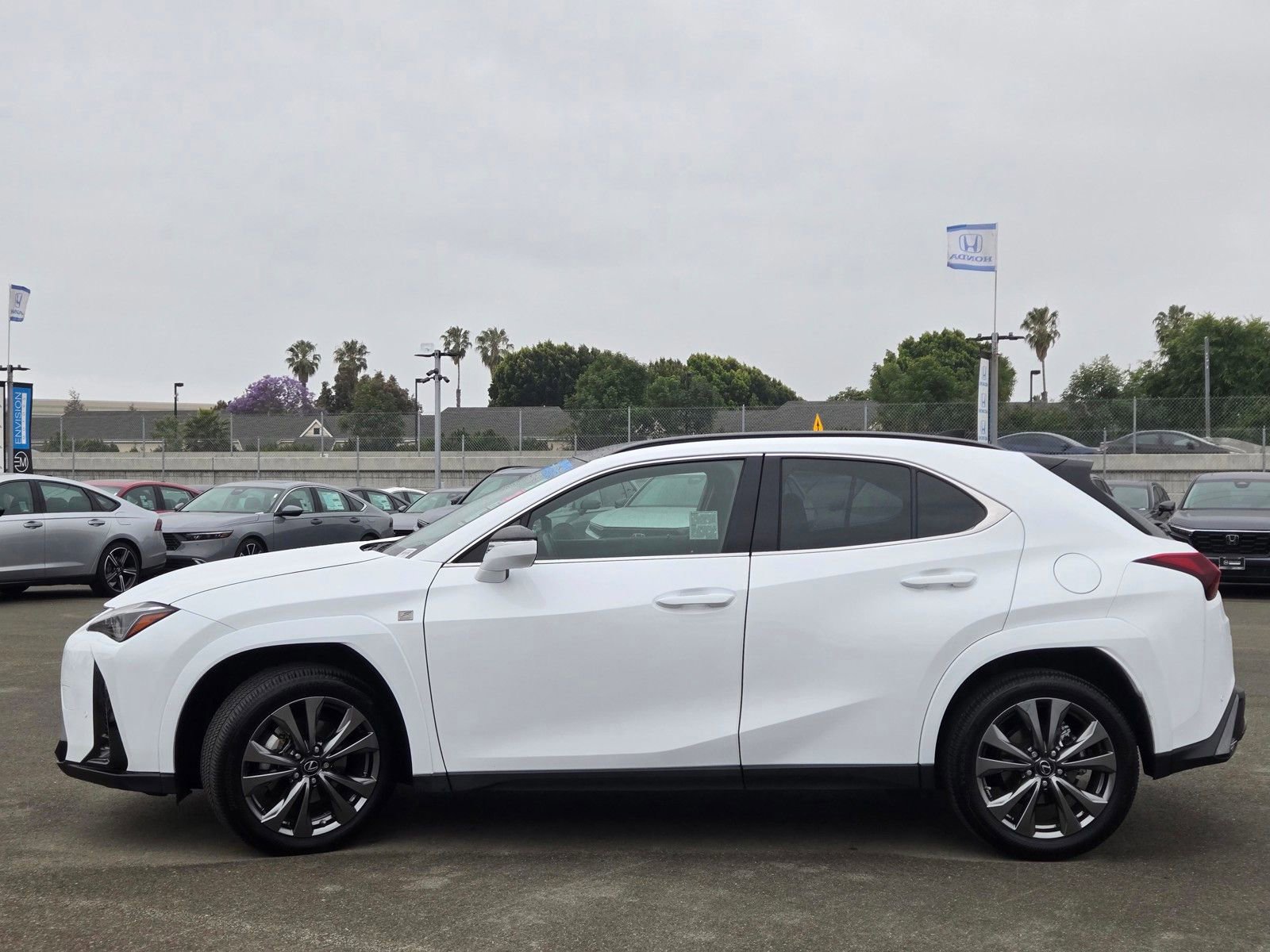 Used 2024 Lexus UX 250h F Sport FWD image 4