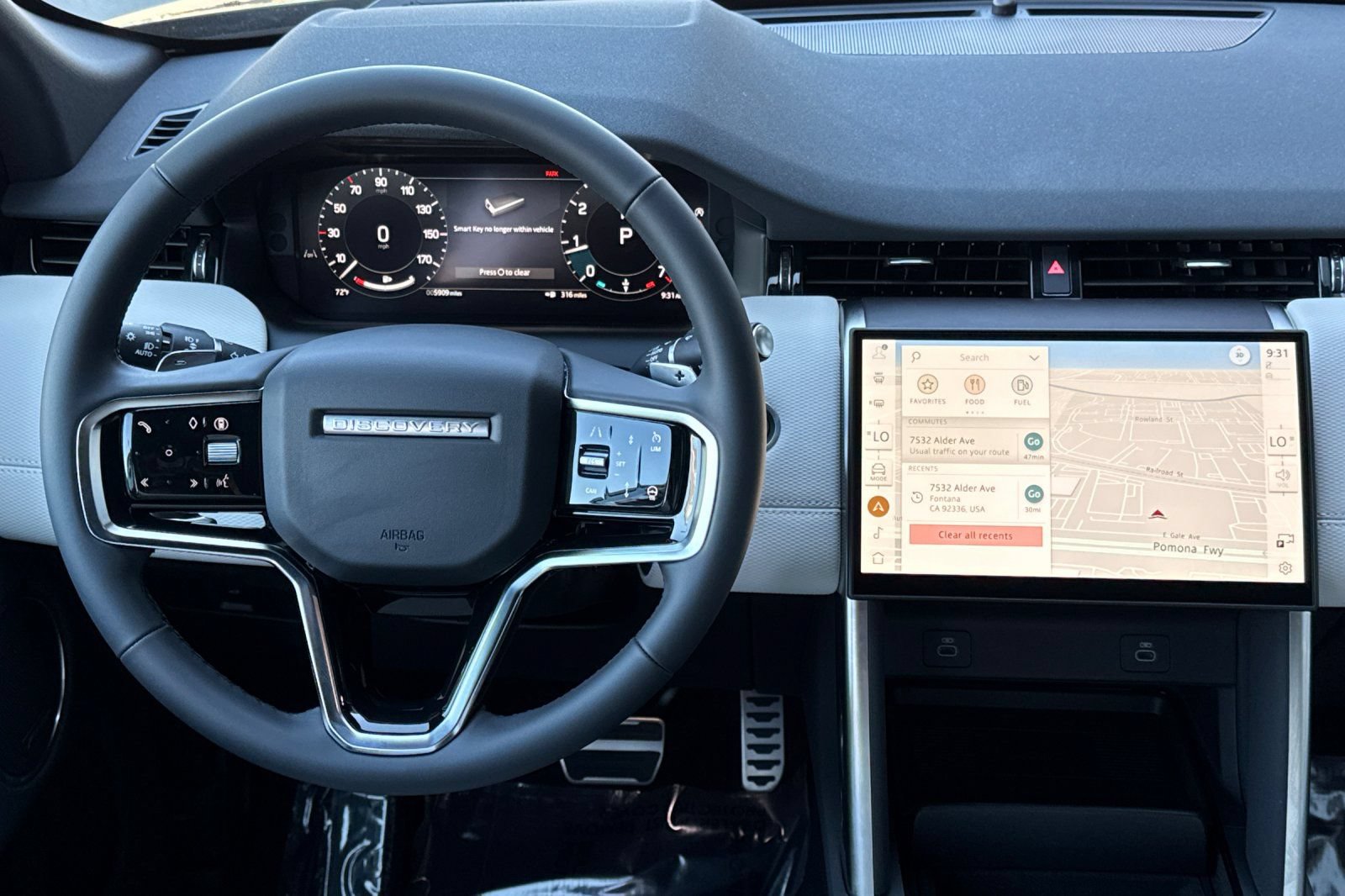 Certified 2025 Land Rover Discovery Sport Dynamic SE AWD/4WD image 15