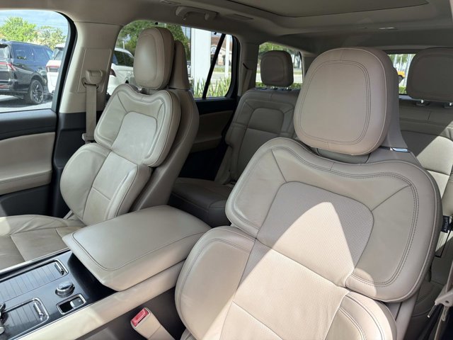 Certified 2022 Lincoln Aviator Reserve w/ Equipment Group 201A image 14