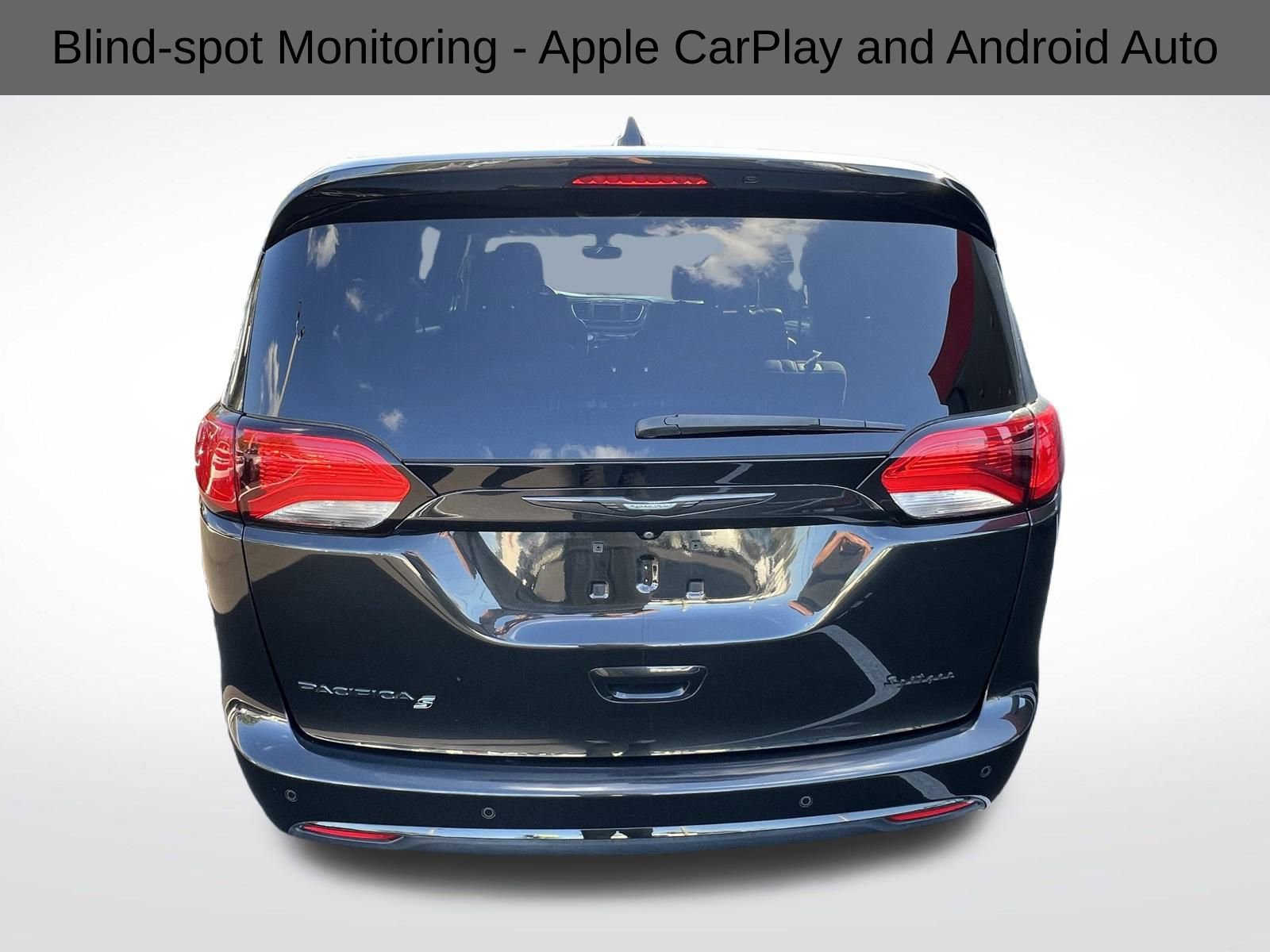 Used 2019 Chrysler Pacifica Touring Plus w/ S Appearance Package image 9