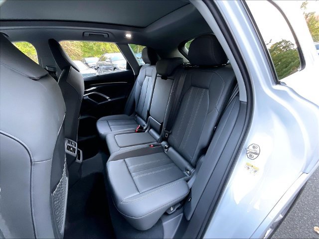 Used 2025 Audi Q5 Premium Plus w/ Premium Plus AWD/4WD image 23