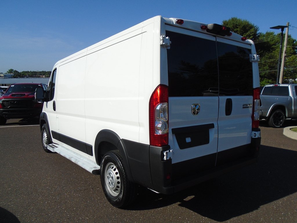 Used 2025 RAM ProMaster 2500 w/ U-Haul Equipment Group FWD image 4