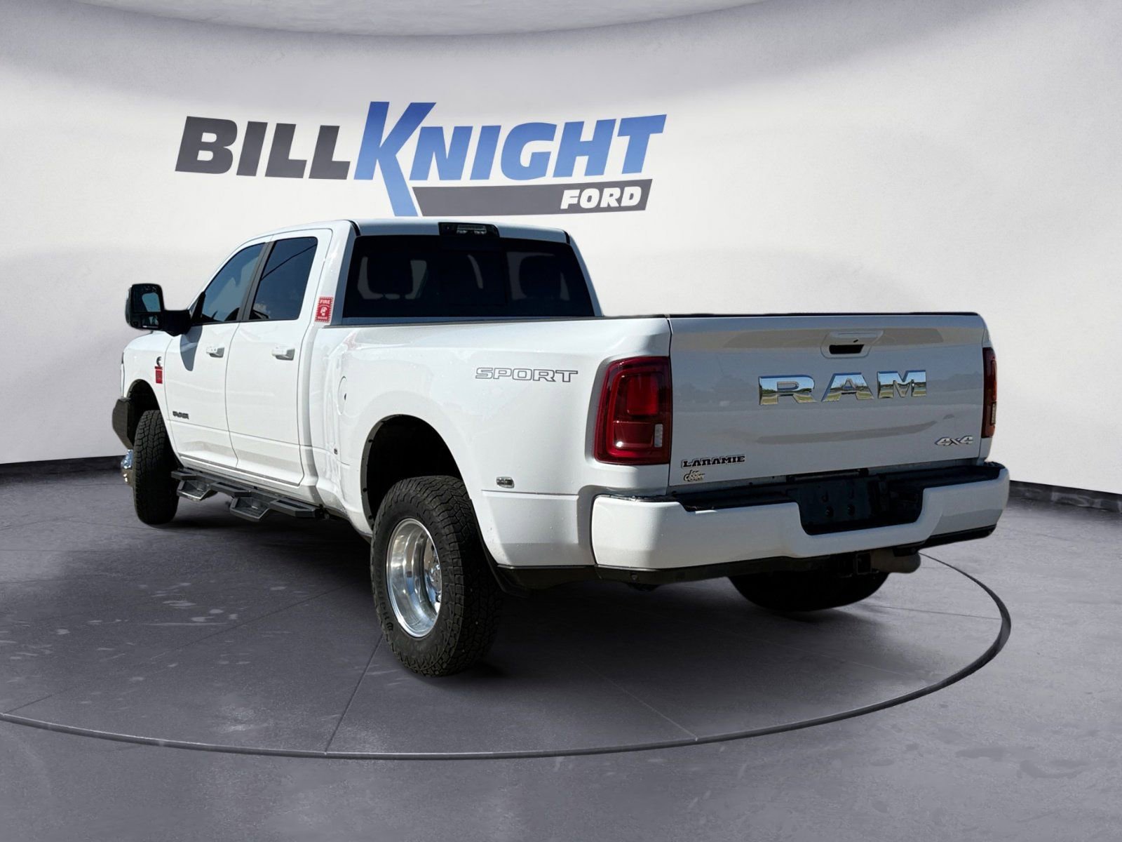 Used 2025 RAM 3500 Laramie w/ Sport Appearance Package AWD/4WD image 3