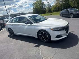 Used 2022 Honda Accord Sport image 4