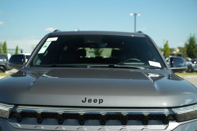 New 2026 Jeep Grand Wagoneer Summit AWD/4WD image 47