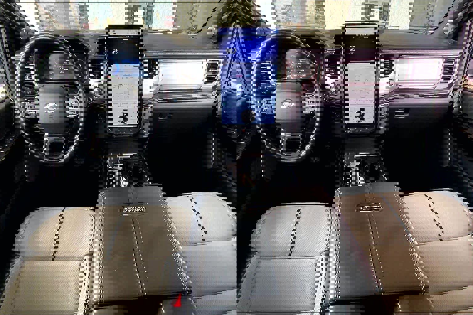 Used 2022 Ford F150 Lightning Platinum image 15