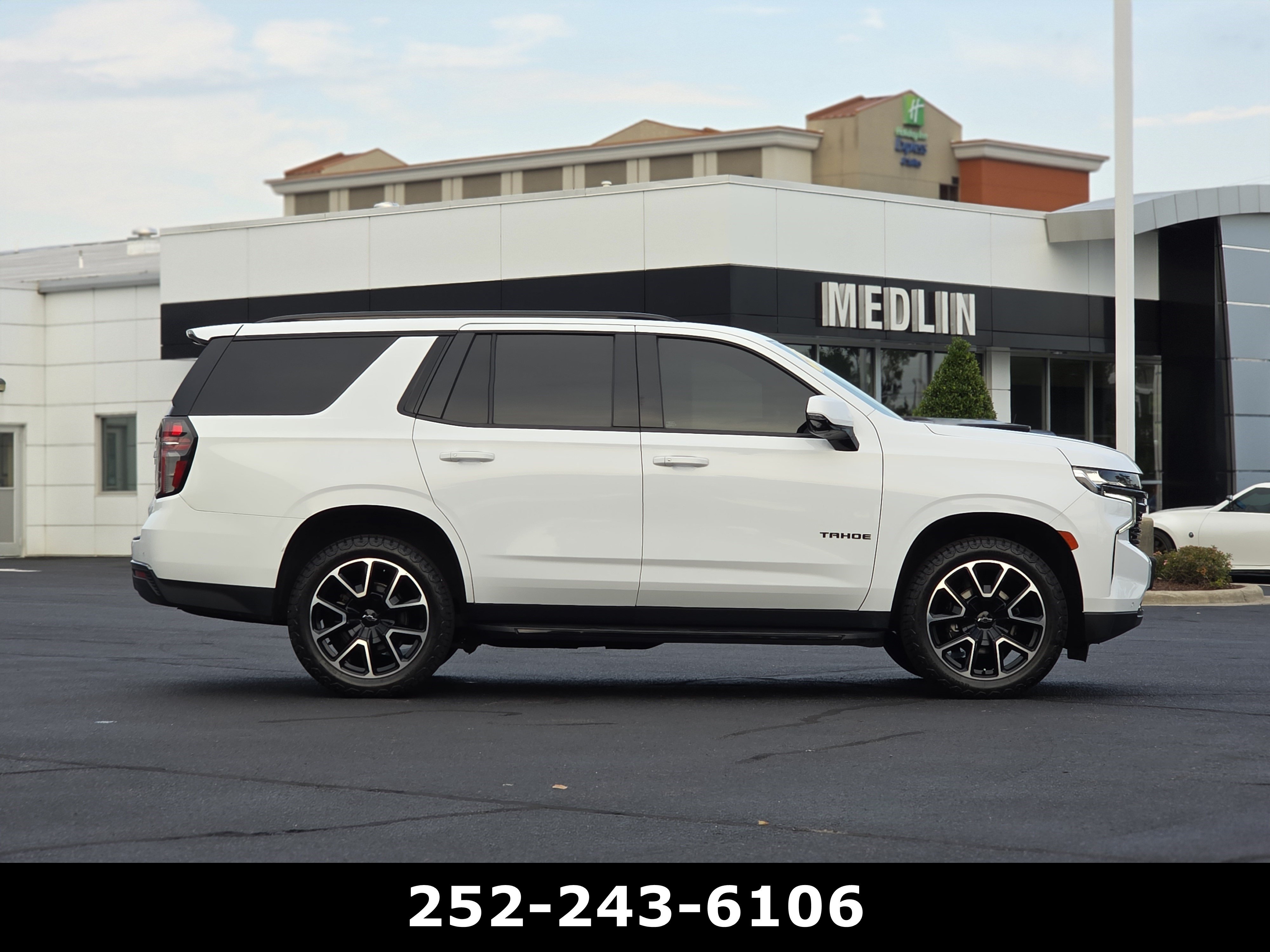 Used 2022 Chevrolet Tahoe RST w/ Luxury Package AWD/4WD image 8