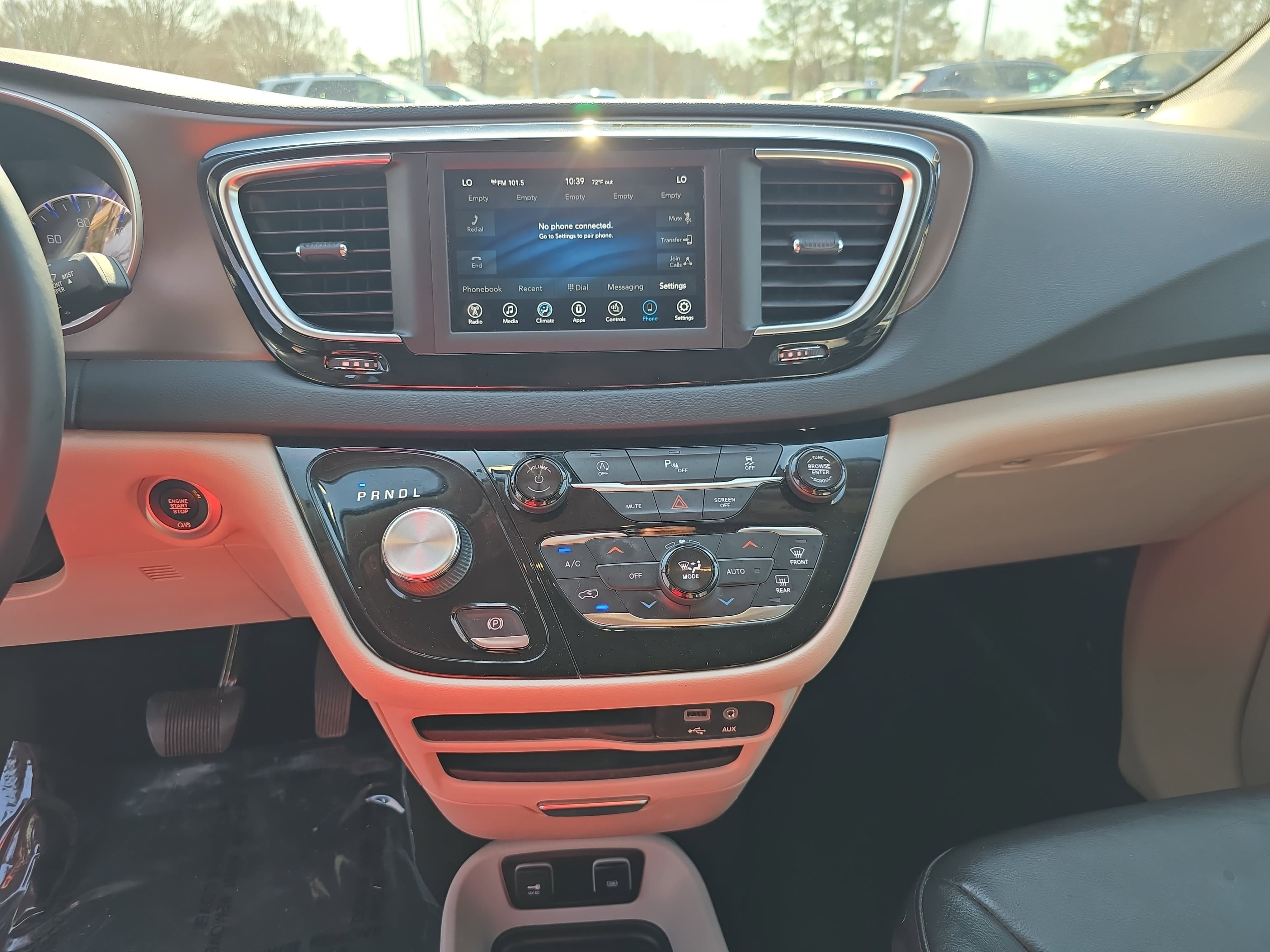 Used 2018 Chrysler Pacifica Touring-L image 21