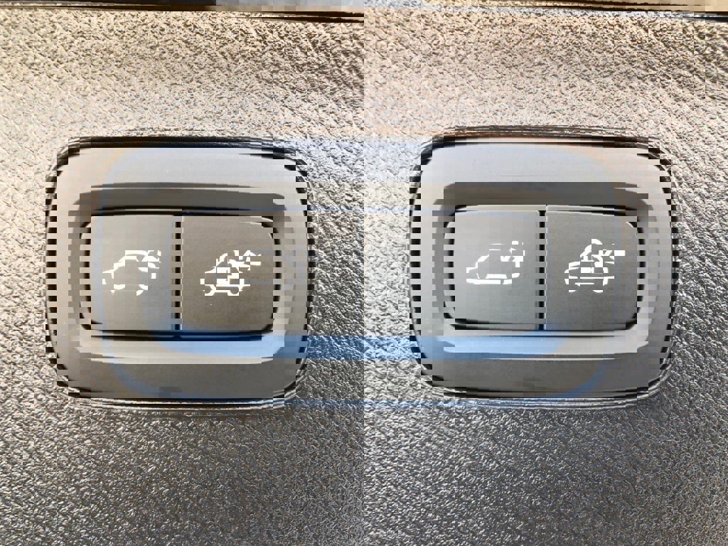 Used 2022 Volvo XC90 T6 Inscription w/ Advanced Package image 39