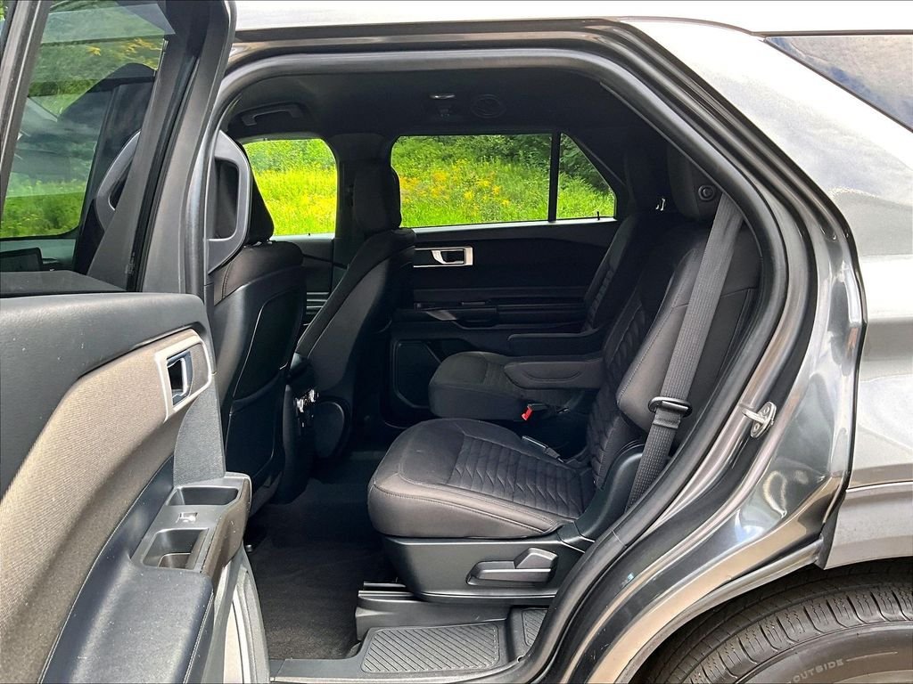 Used 2020 Ford Explorer XLT w/ Comfort Package AWD/4WD image 15