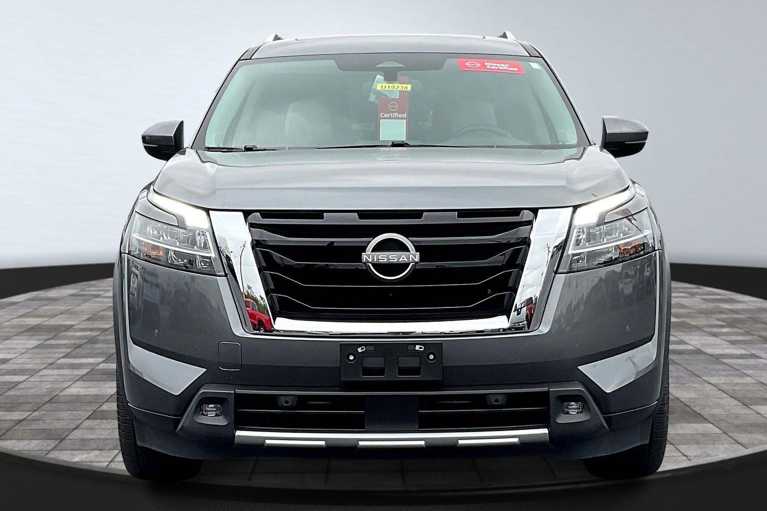 Used 2022 Nissan Pathfinder SL w/ SL Premium Package image 3