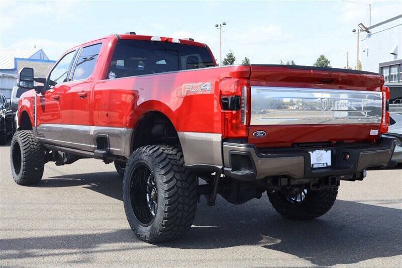 Used 2023 Ford F350 King Ranch w/ FX4 Off-Road Package AWD/4WD image 3