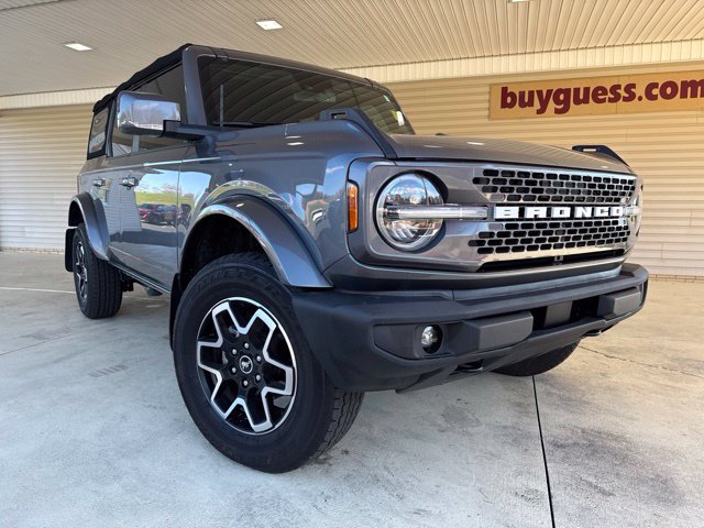 Used 2023 Ford Bronco Outer Banks AWD/4WD image 2