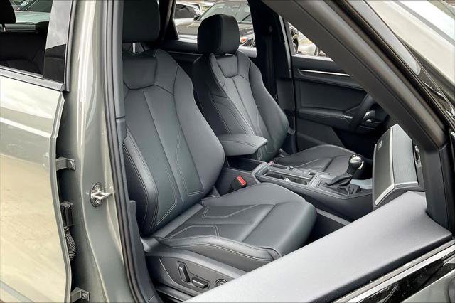 Certified 2025 Audi Q3 2.0T Premium w/ Convenience Package AWD/4WD image 9