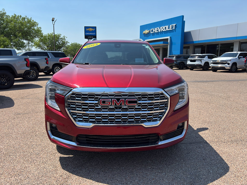 Used 2023 GMC Terrain Denali w/ Denali Premium Package AWD/4WD image 3