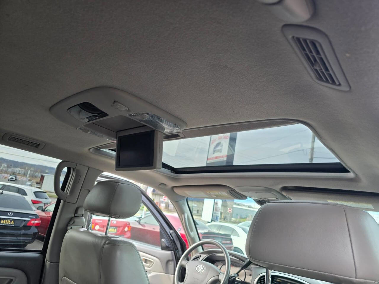 Used 2004 Toyota Sequoia Limited image 22