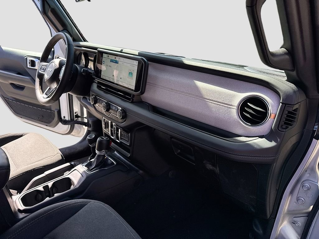 Used 2024 Jeep Wrangler Unlimited Sahara image 26