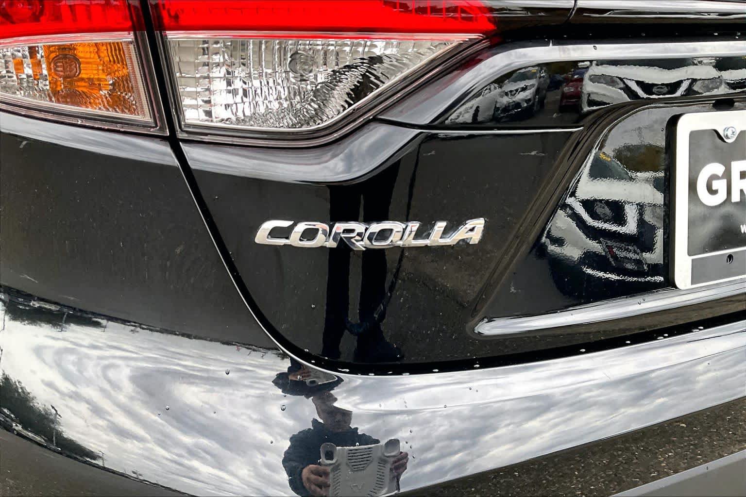Certified 2025 Toyota Corolla LE FWD image 9