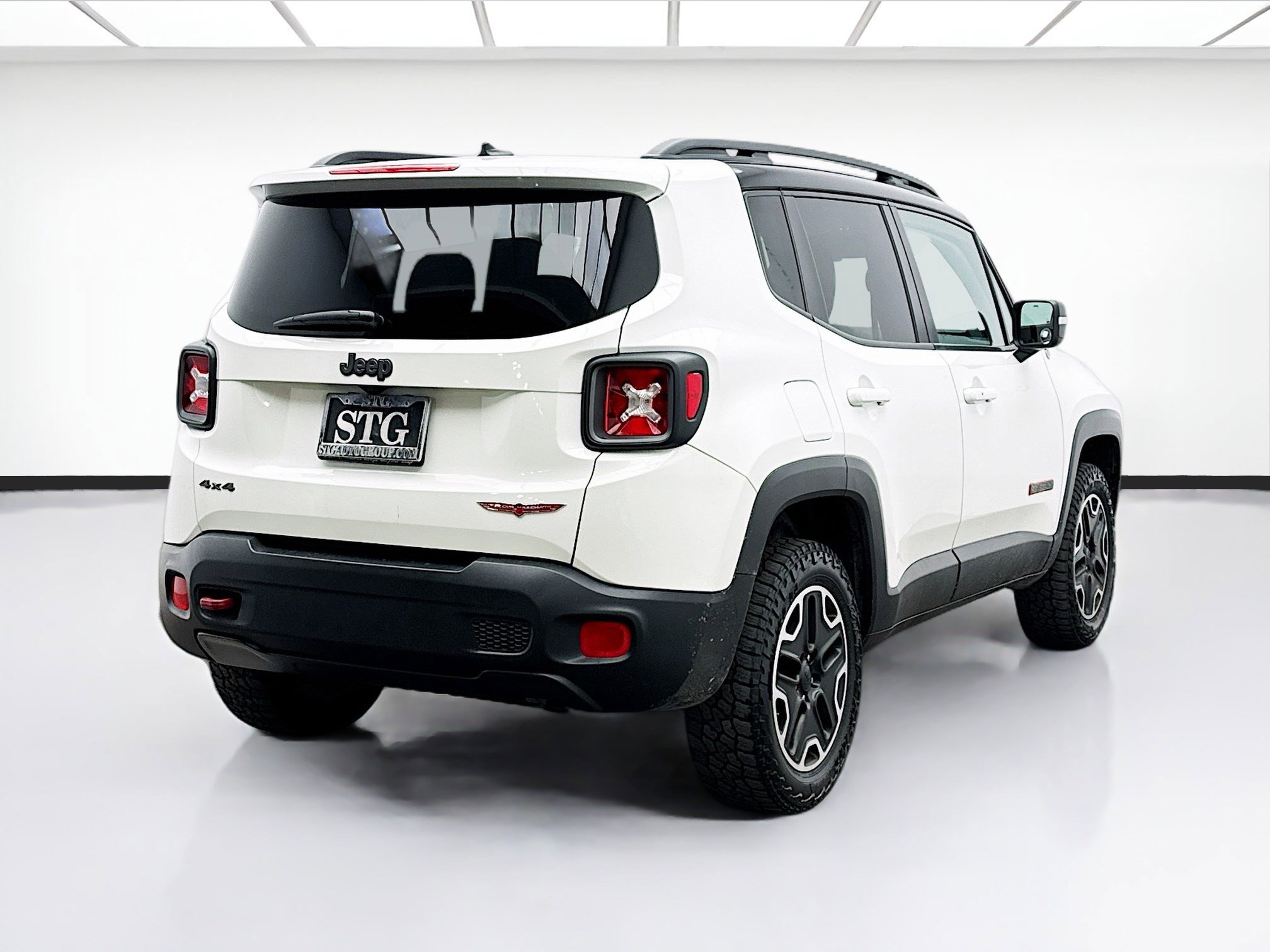 Used 2017 Jeep Renegade Trailhawk image 4