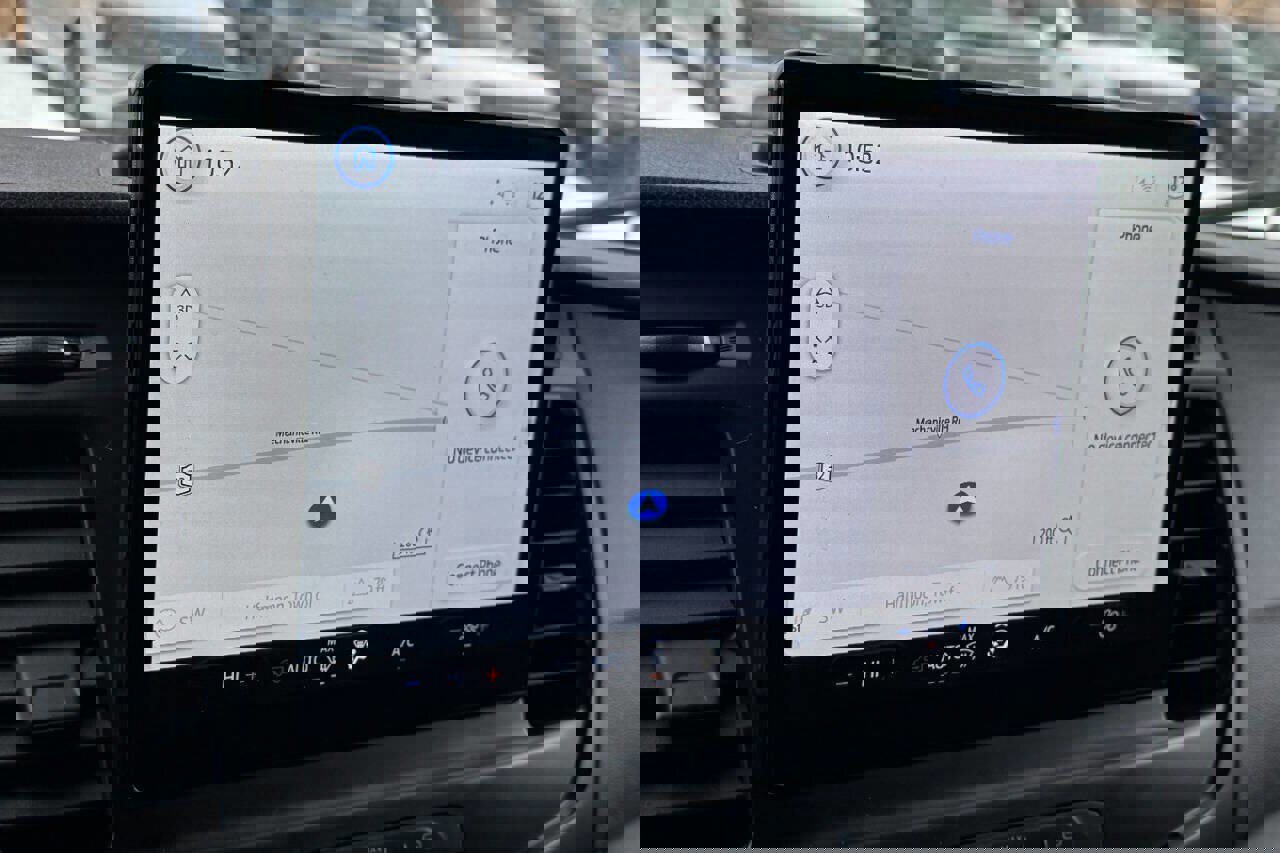 Used 2022 Ford E-Transit 350 3dr SWB Low Roof Cargo Van w/ Load Area Protection Package image 25