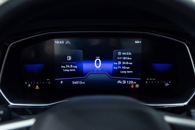 Used 2024 Volkswagen Jetta SE image 2