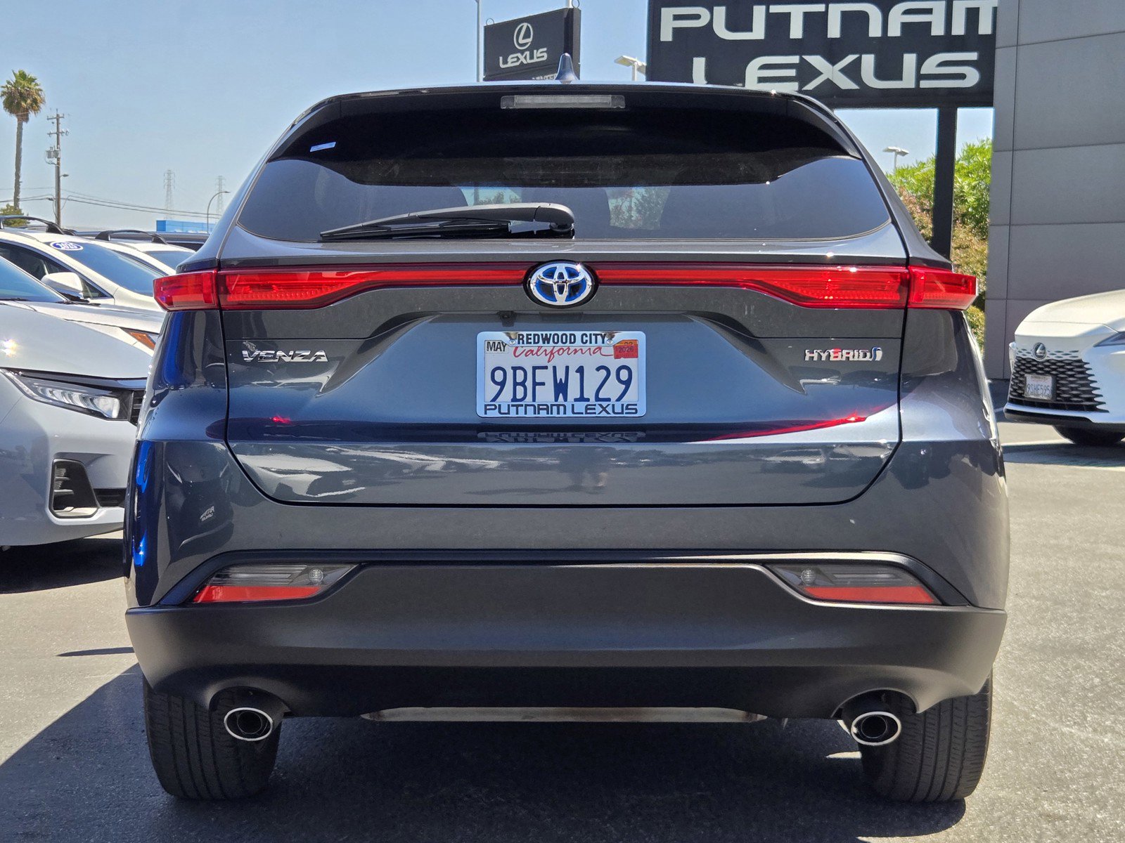 Used 2022 Toyota Venza LE AWD/4WD image 5
