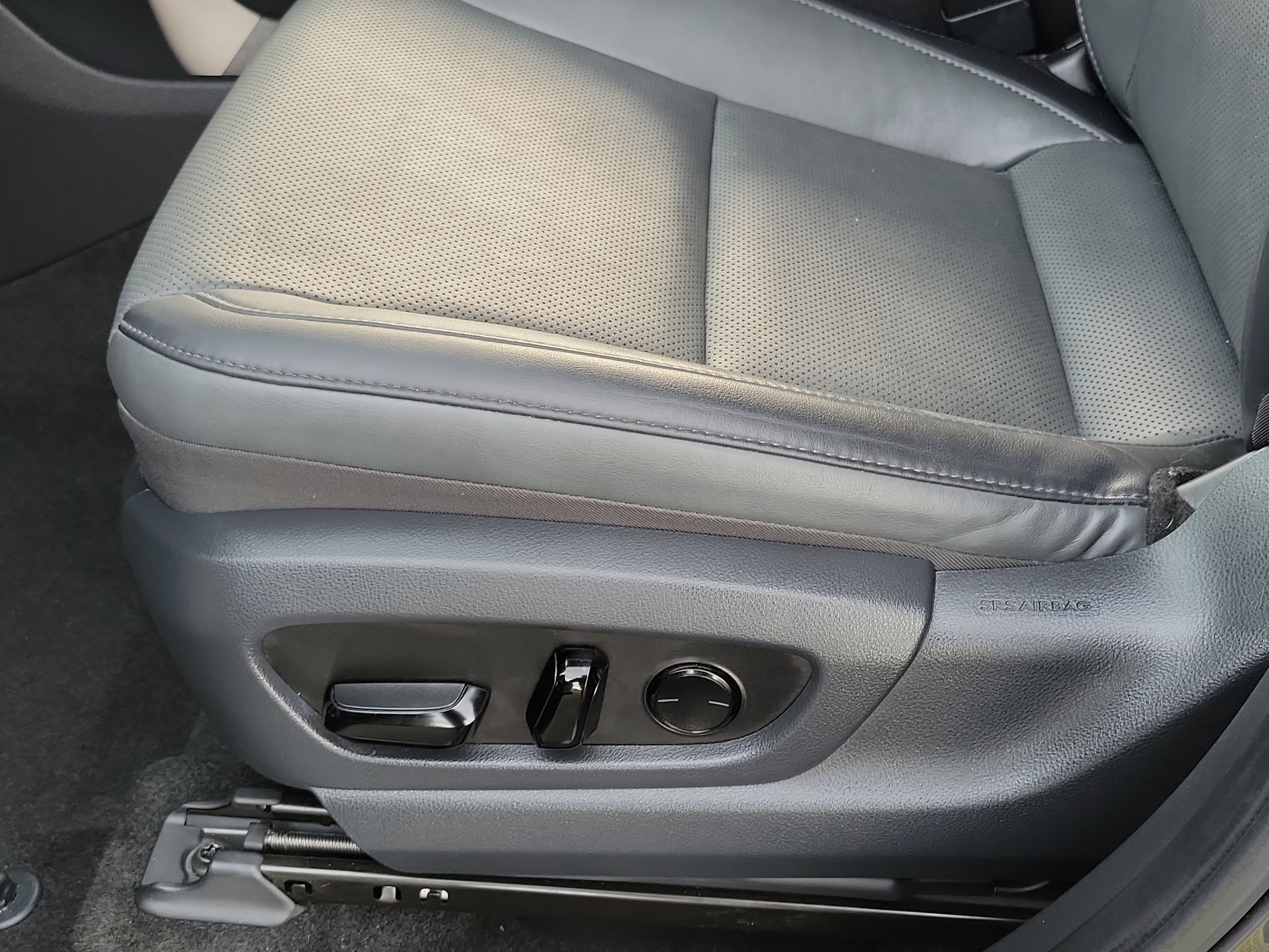 Used 2023 Lexus RZ 450e Premium w/ Technology Package image 17