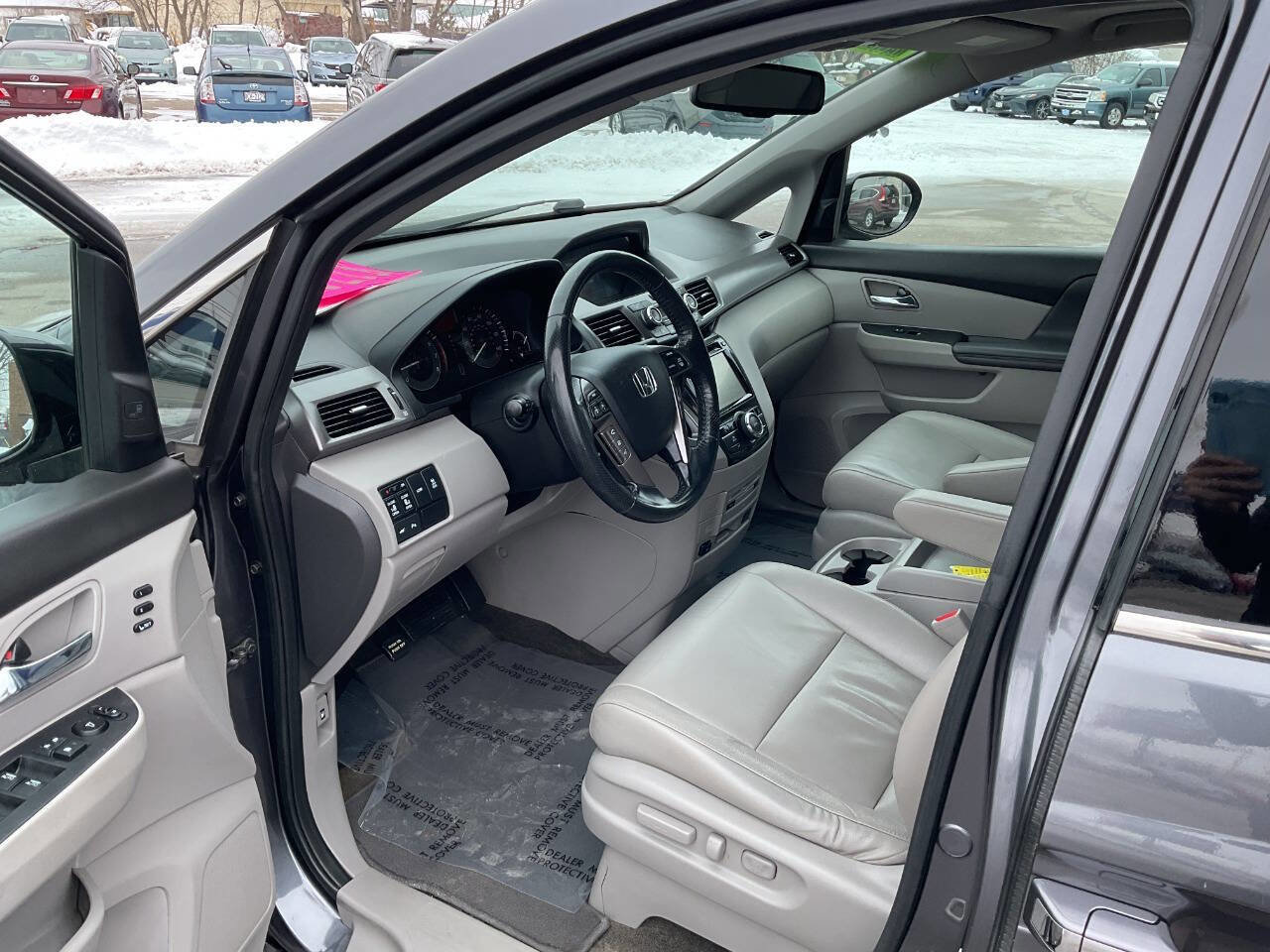 Used 2017 Honda Odyssey Touring Elite image 14