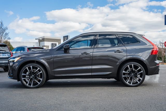 Used 2024 Volvo XC60 T8 Ultimate w/ Protection Package Premier image 4
