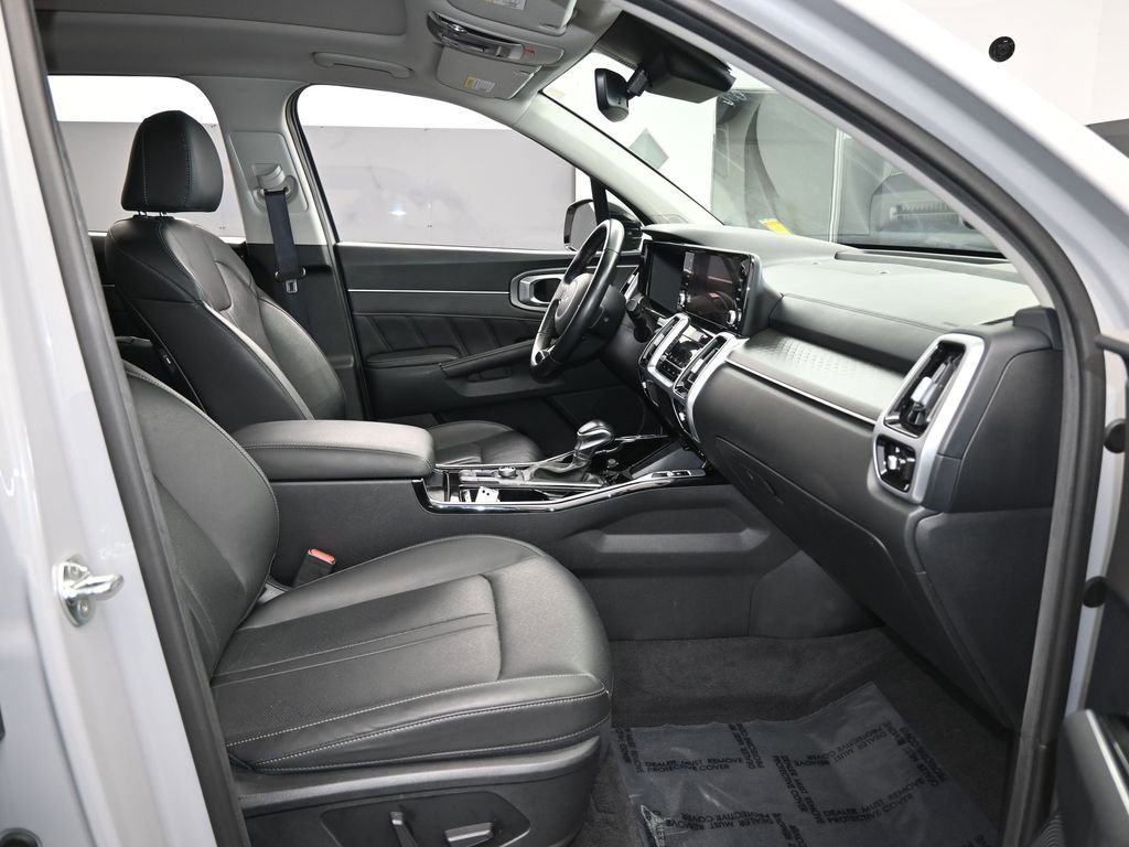 Used 2023 Kia Sorento SX image 49