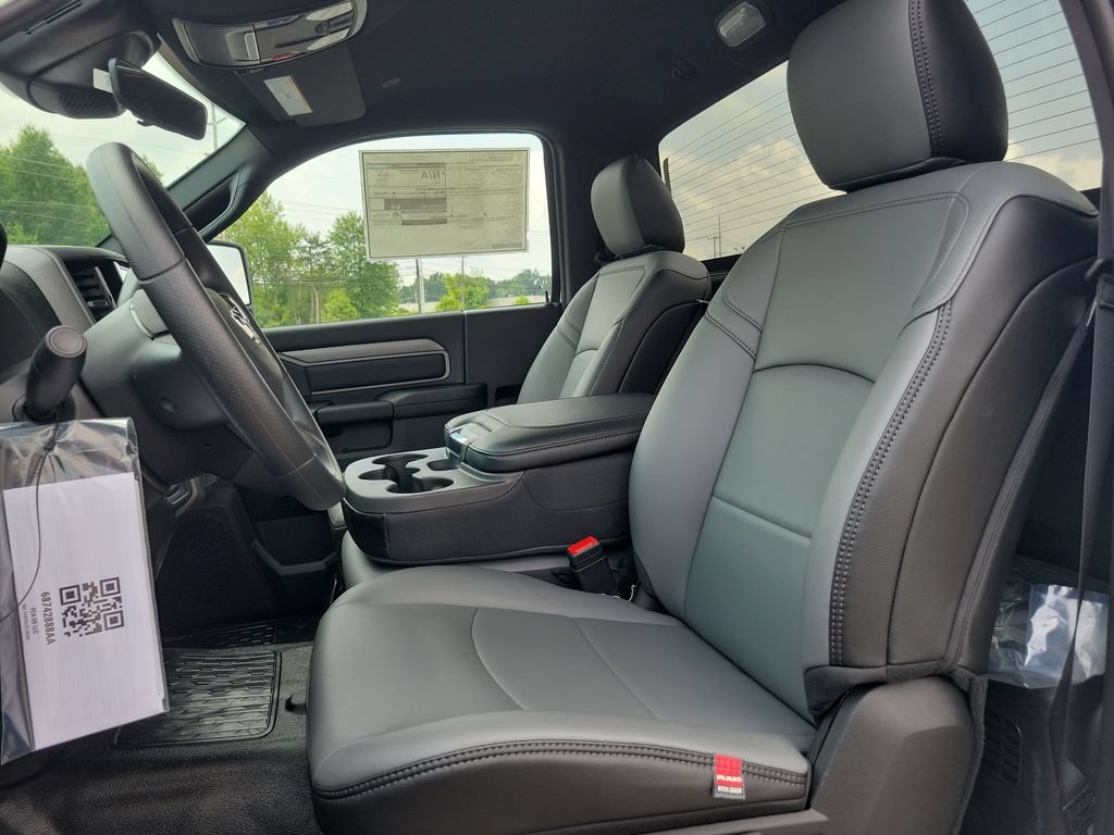 New 2026 RAM 5500 Tradesman AWD/4WD image 17