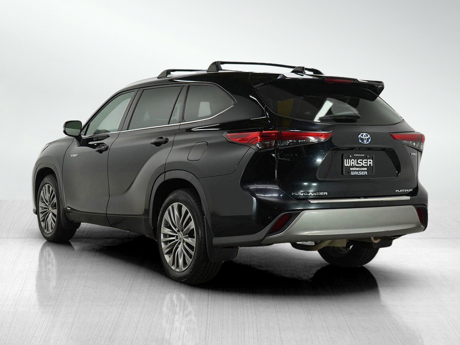 Used 2021 Toyota Highlander Platinum image 4