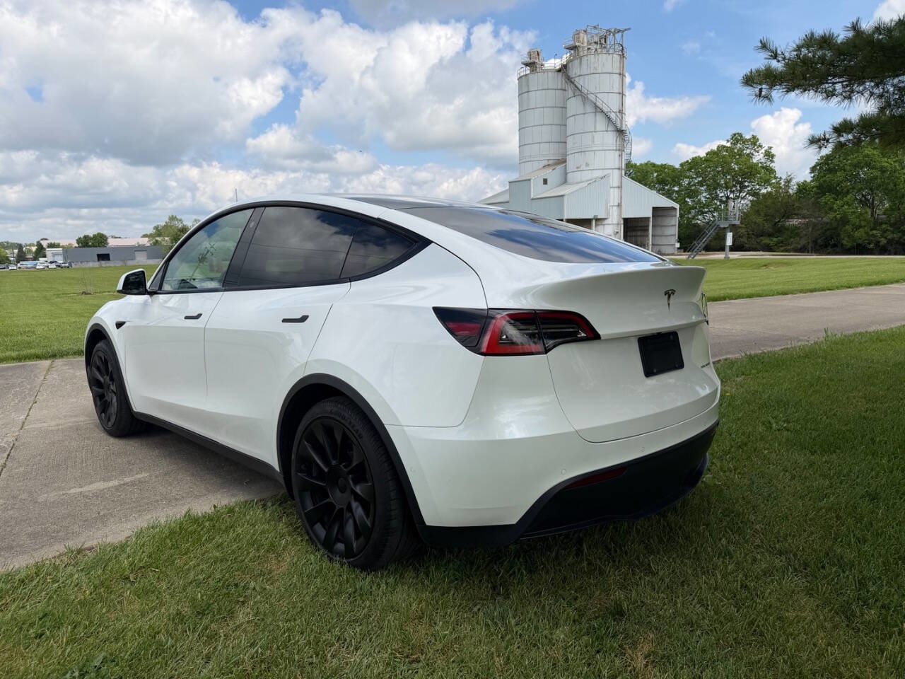 Used 2021 Tesla Model Y Long Range AWD/4WD image 5