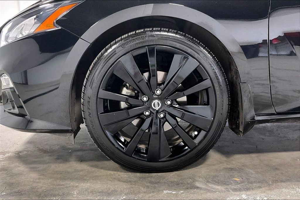 Used 2022 Nissan Altima 2.5 SR w/ Midnight Edition Package FWD image 11