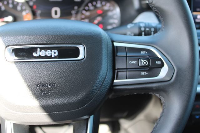Used 2025 Jeep Compass Latitude image 20