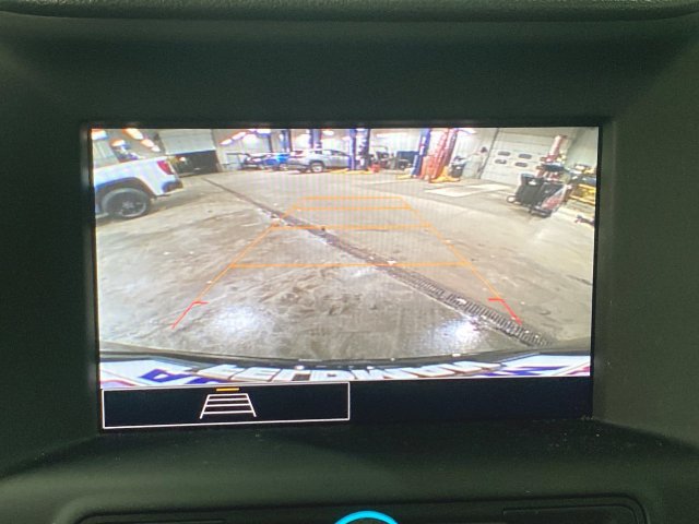 Used 2024 GMC Terrain SLE w/ Driver Convenience Package FWD image 14